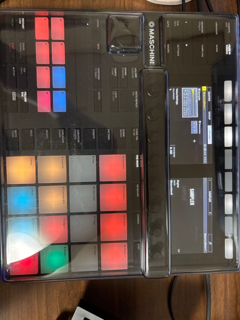 NativeInstruments MASCHINE MK3 デッキセーバー付き