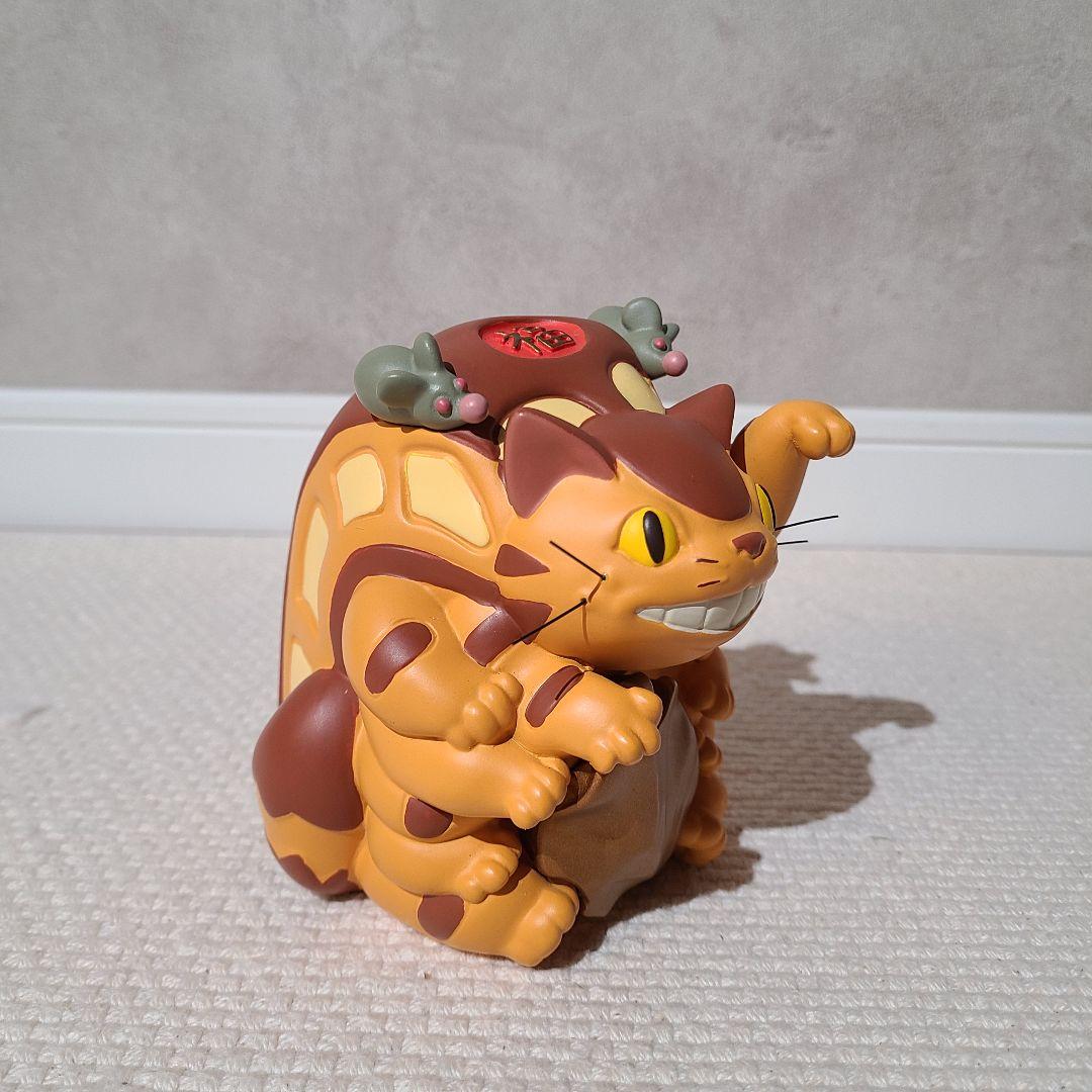 スタジオジブリ　となりのトトロ　めでたいお飾り　招きネコバス　正月