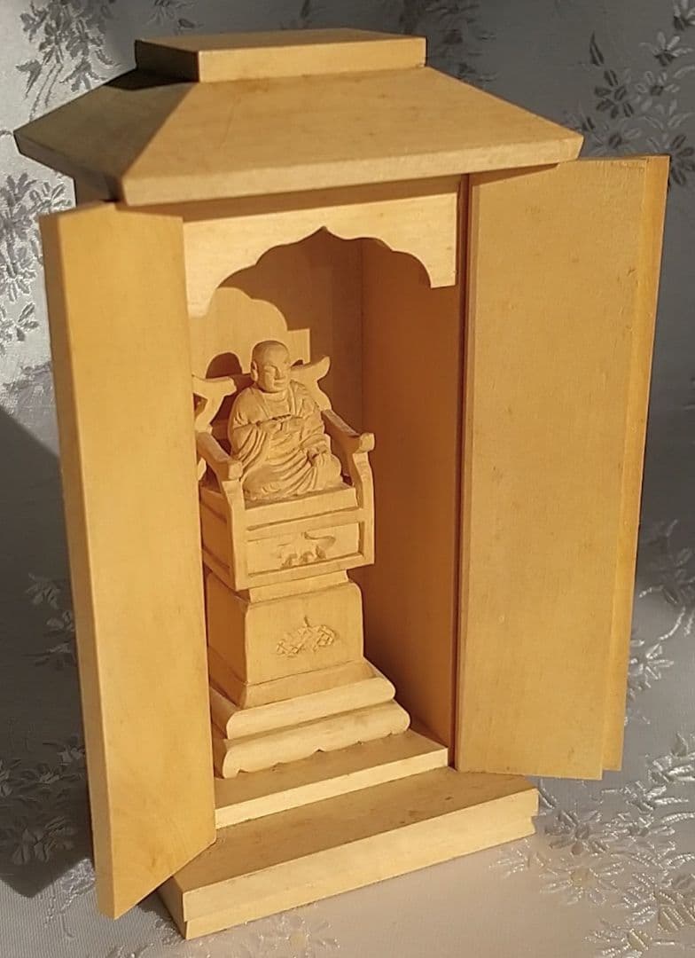 弘法大師坐像【極小】#396 厨子入り 空海 お大師さま 木彫 仏像