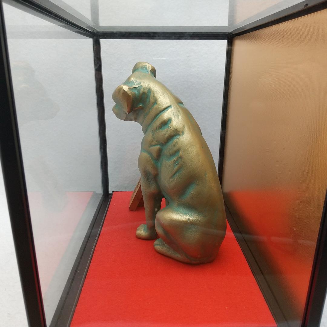 ビクター 犬 ニッパー 金属製 勝運戌 置物 ヴィンテージ ガラスケース付き