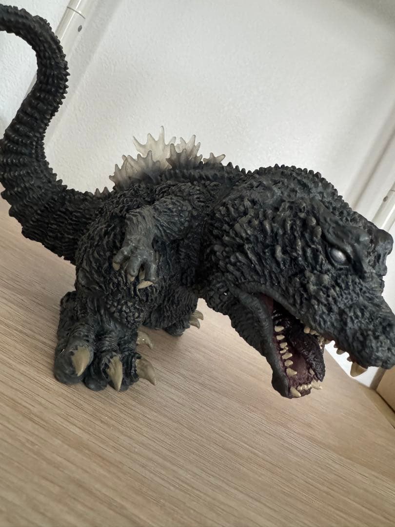 デフォリアル ゴジラ(2001) 発光Ver. - メルカリ