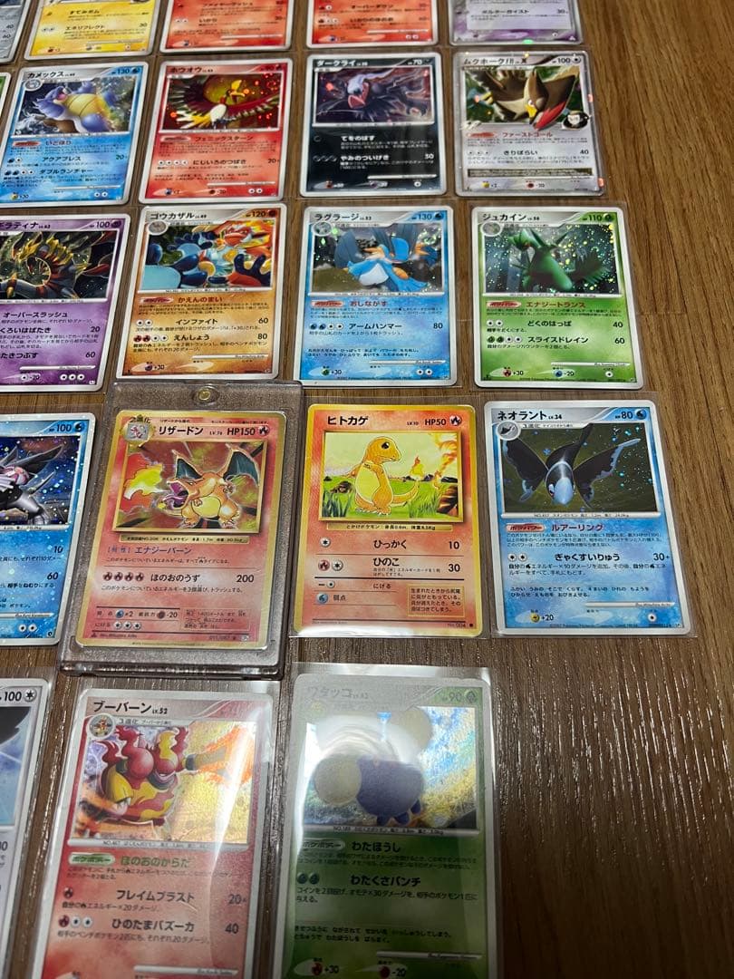 リザードン、ギラティナ、パルキアなどのホロありカードなど28枚まとめ売り