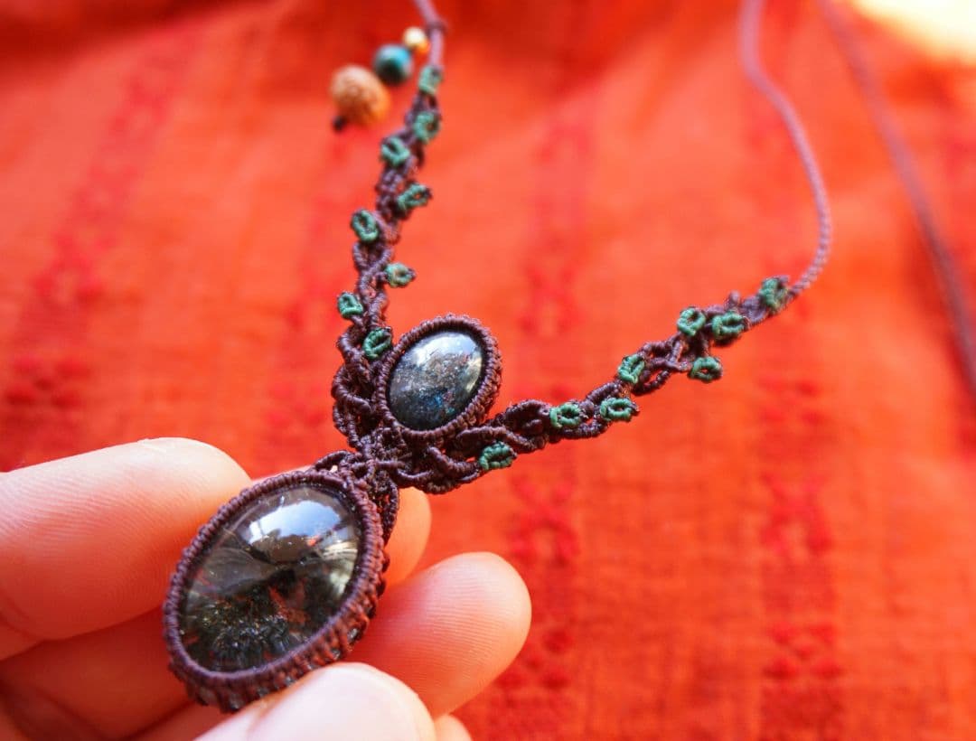 インドヒマラヤ産　ガーデンクォーツ　グリーンカイヤナイト　マクラメ　ネックレス