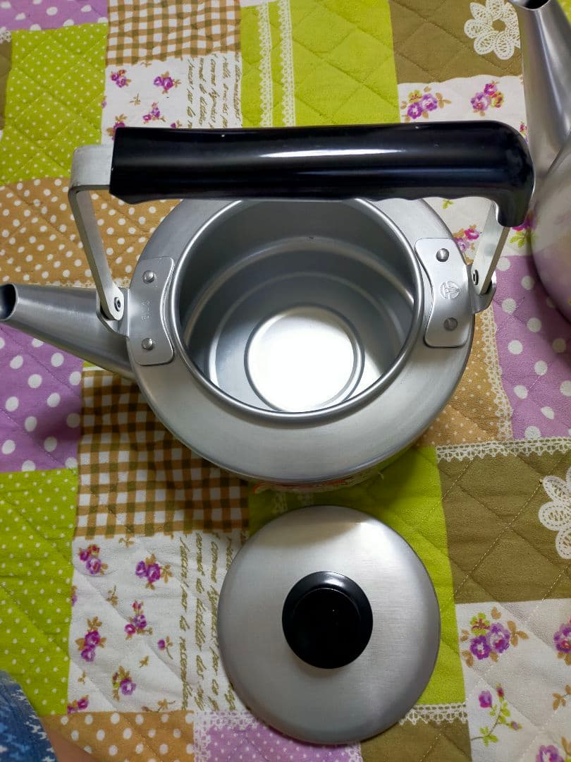 2つの金額です　アルミ　大型ケットル６Ｌ　やかん