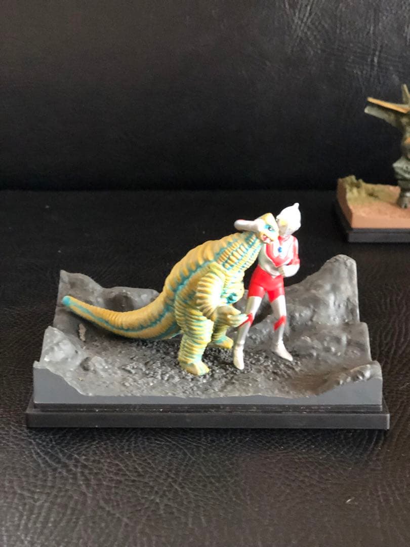 大怪獣シリーズ どくろ怪獣レッドキング 再生怪獣ギエロン星獣 ジオラマ
