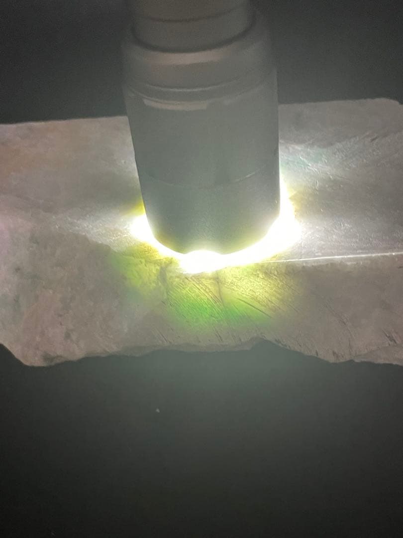 【糸魚川翡翠】 カット 約149×62×34㎜ 約665g 希少石 セール開催中