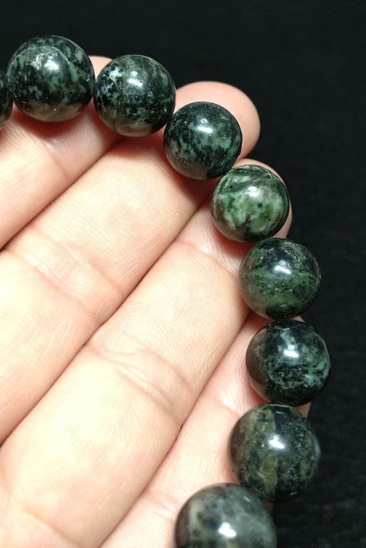 【高品質】日高翡翠《ブラックタイプ》１３㎜　ブレスレット　希少　日本石　健康