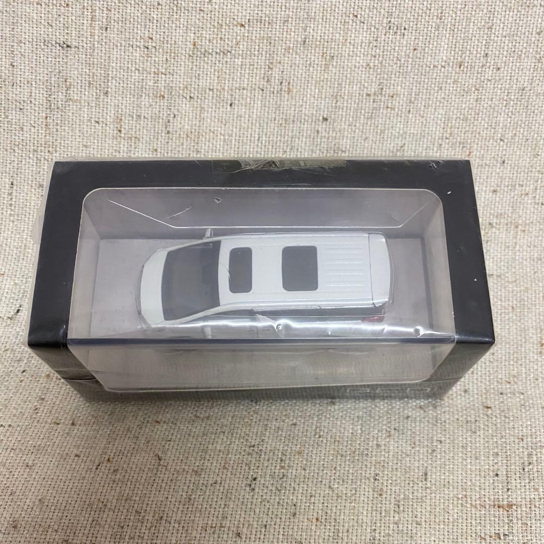 GCD トヨタ アルファード ホワイトパール 1/64 - メルカリ