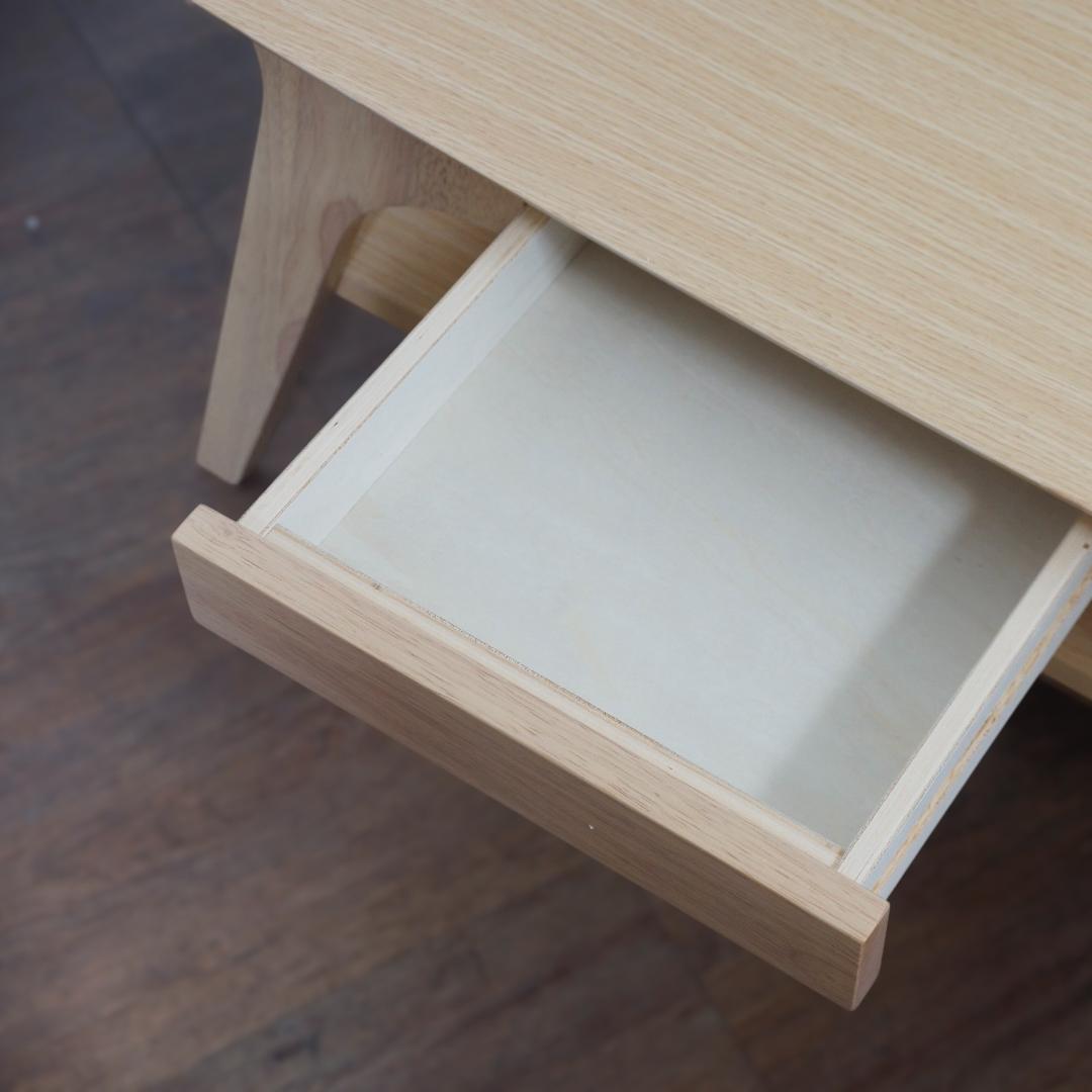 【新品】木目調テーブル　引出し付き　棚付き　スタイリッシュ　アウトレット