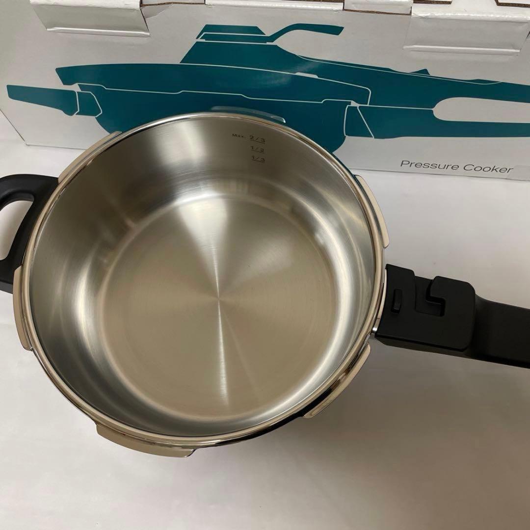 レア【新品】タッパーウェア　圧力鍋3.2ℓ