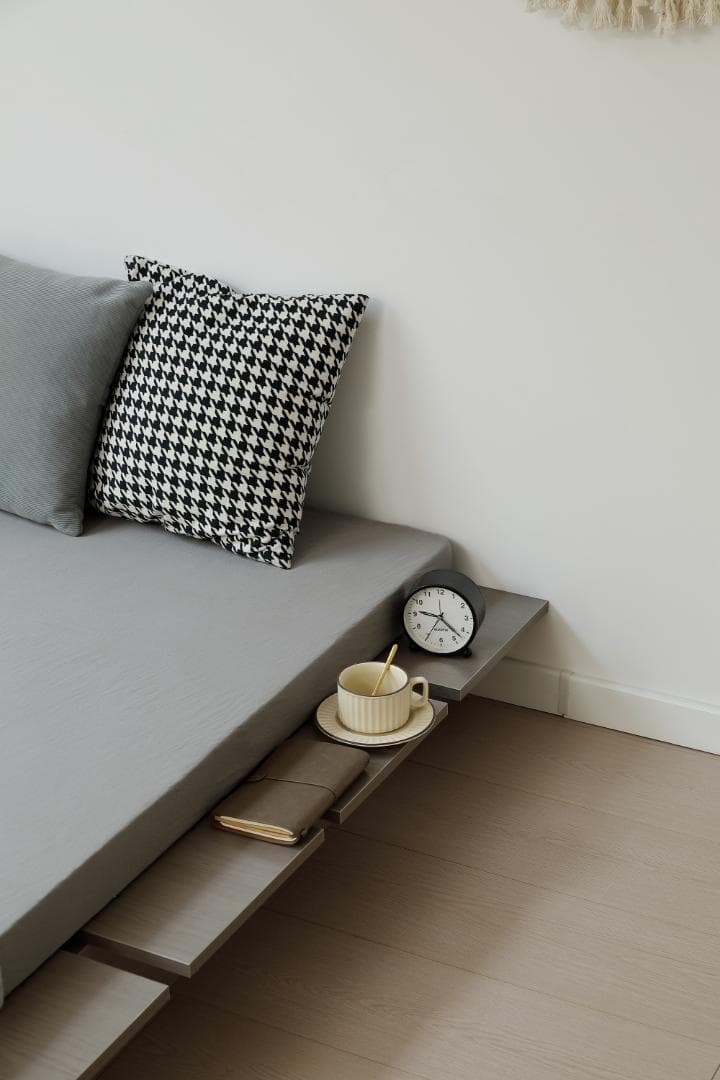 赤字セール！【SD・幅140cm】木目調 ベッドフレーム ローベッドGRAY