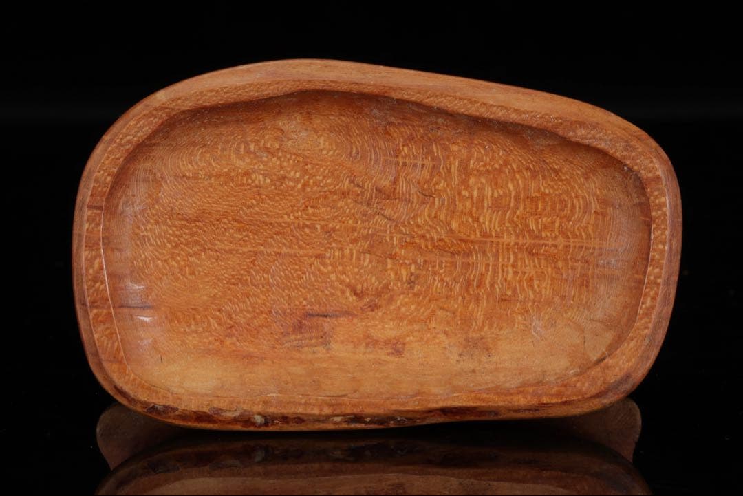 糸魚川産 天然翡翠石 共箱・台座付 美麗濃緑色 鑑賞石 原石 水石 飾石 逸品