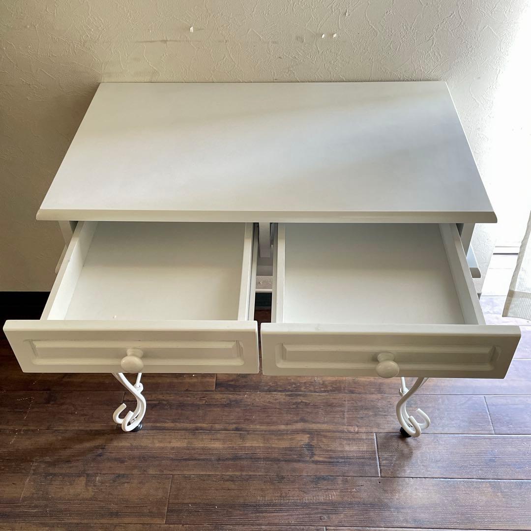 r186 アンティーク風の曲線美 コンパクトで美しいロートアイアンデスクセット