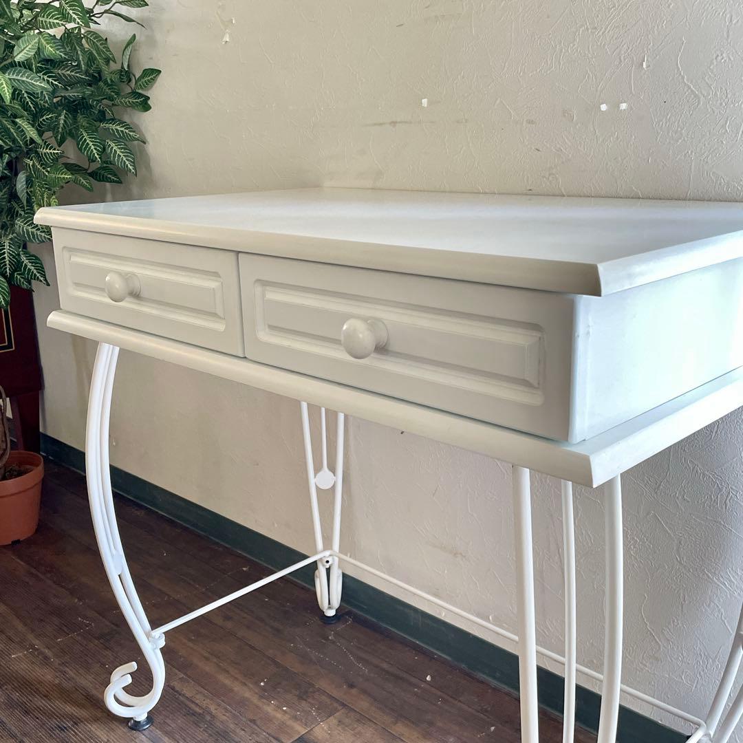 r186 アンティーク風の曲線美 コンパクトで美しいロートアイアンデスクセット