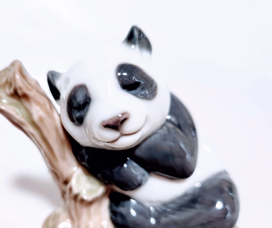 リヤドロ【美品・箱入】フィギュリン《幸運のパンダ》No.8105