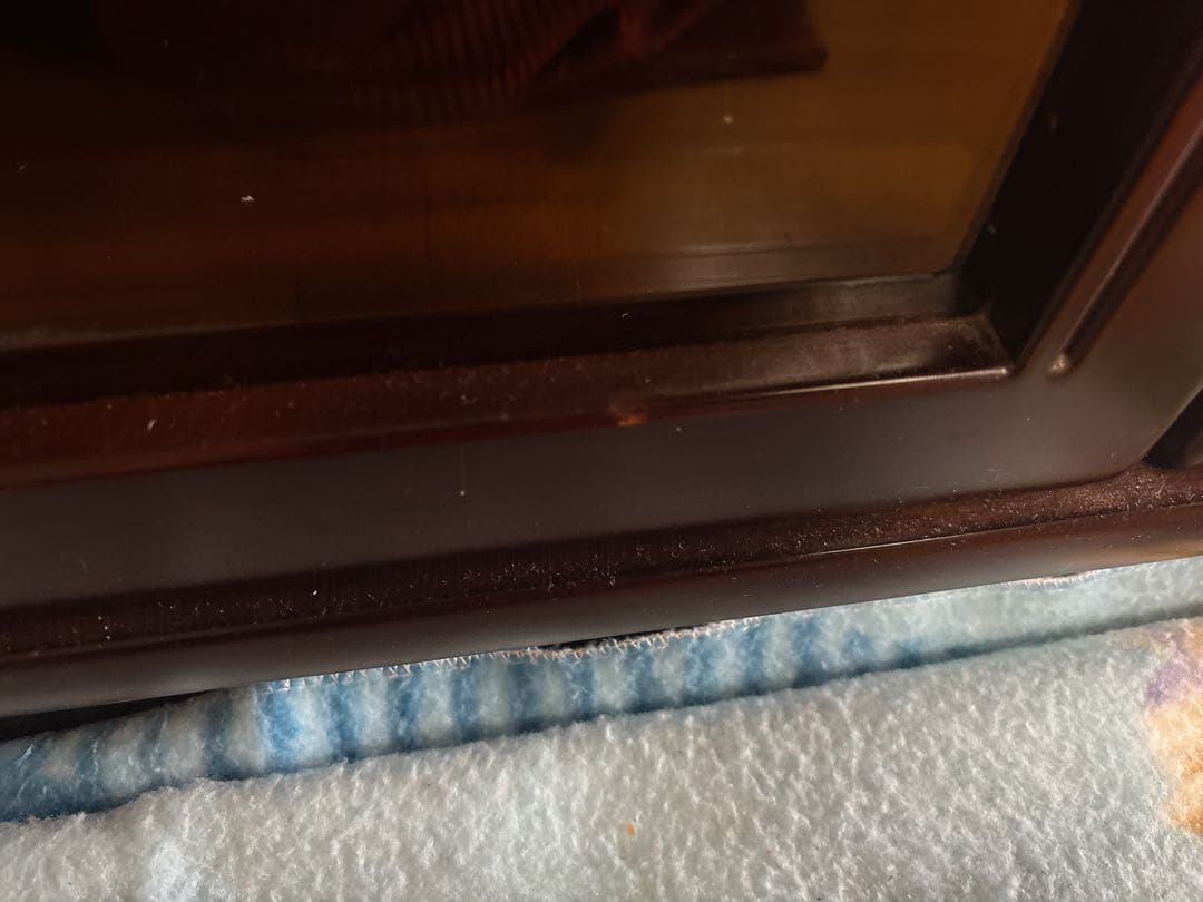 クラシック飾り棚　アンティーク家具　木製収納　食器棚　キャビネット