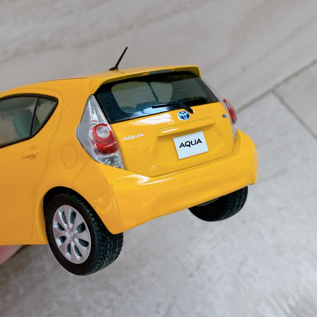 トヨタ アクア 非売品 1/30 AQUA ミニカー イエロー 黄色 入手困難
