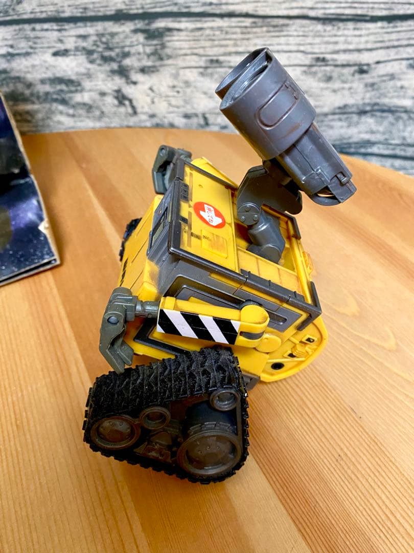 ダンシングフィギュア WALL.E(ウォーリー)