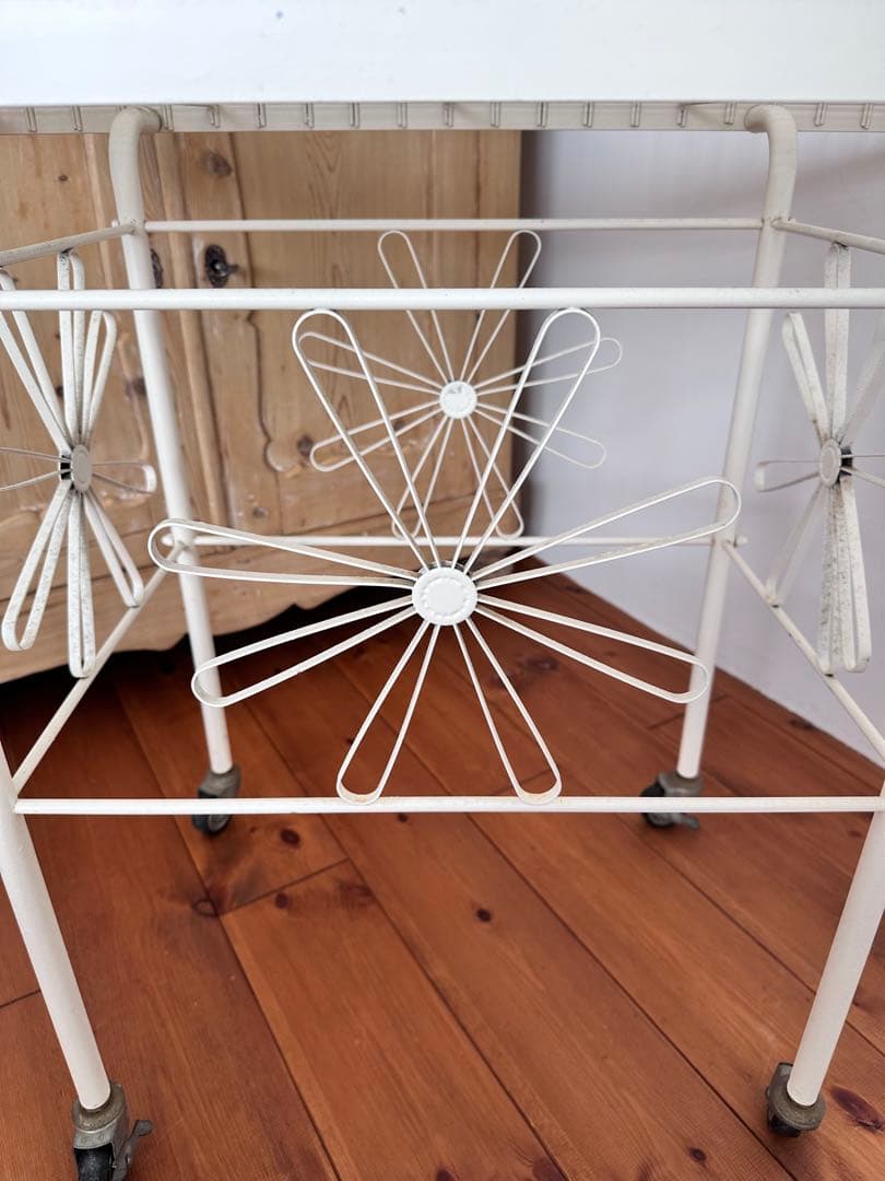 フランスアンティーク　アイアンワゴン　ガーデニング　フラワーワゴンキャスター付き