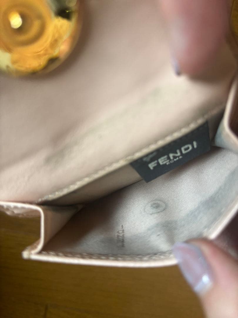 FENDI ピンクミニ財布