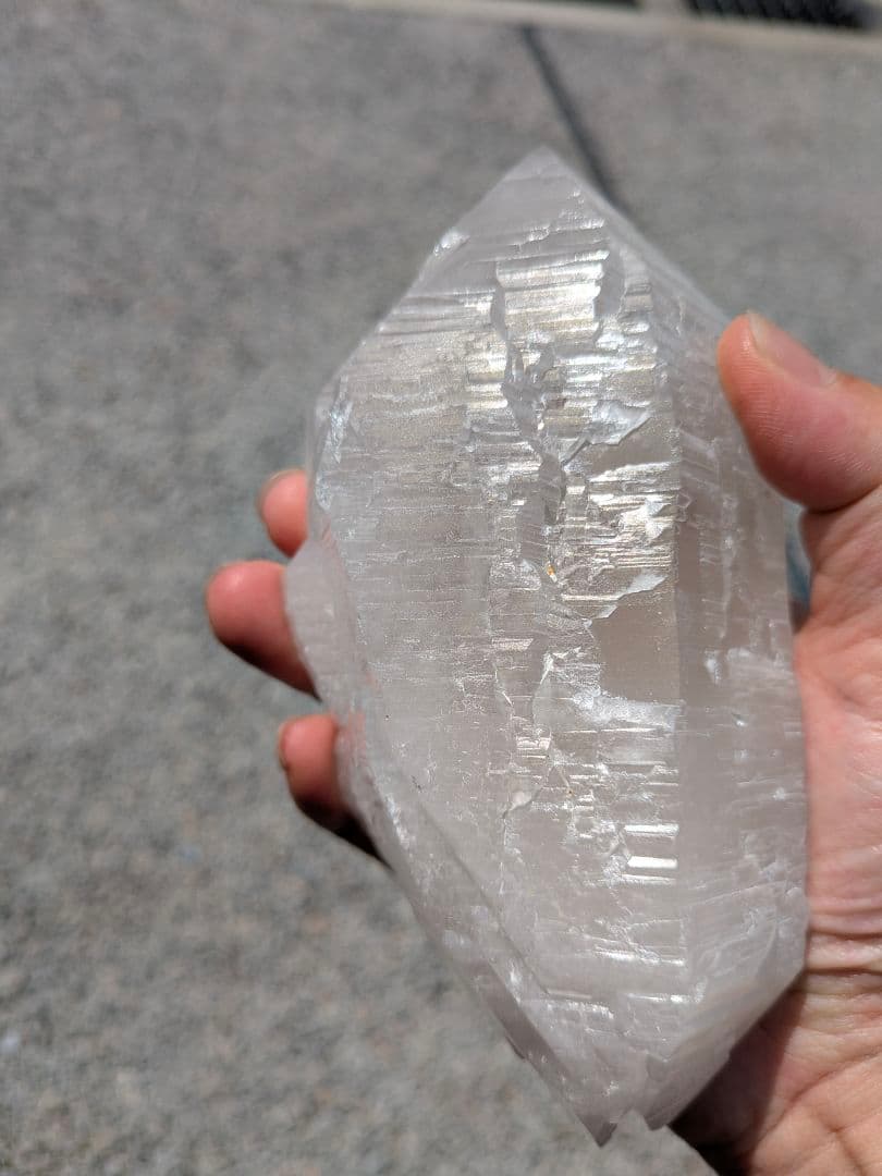 minimalist　チベットカイラス山水晶　　862グラムダブルポイント