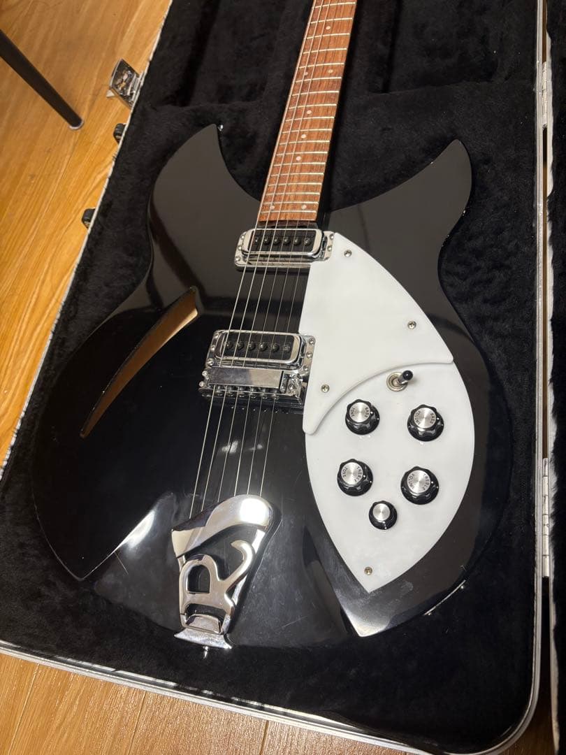 調整済み】Rickenbacker 330 エレキギター 2009年製 - メルカリ