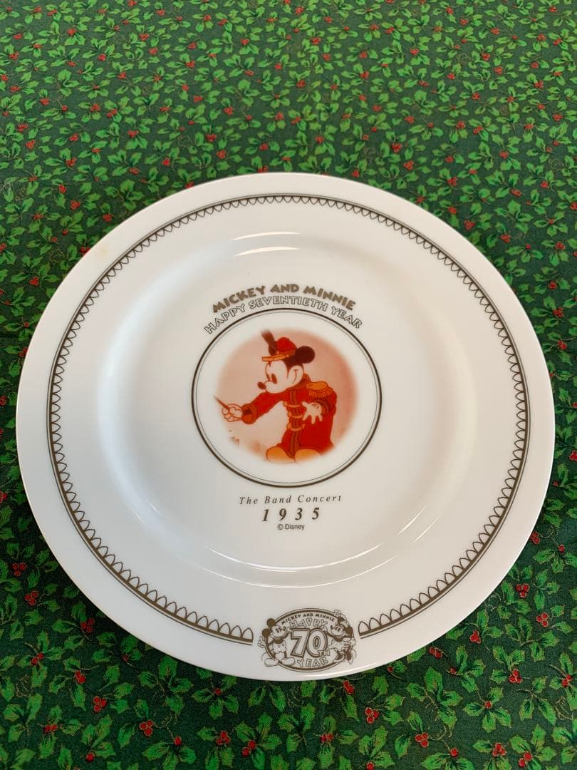 ミッキー&ミニー 70周年プレート ディズニー Disney 食器 皿 ソーサー