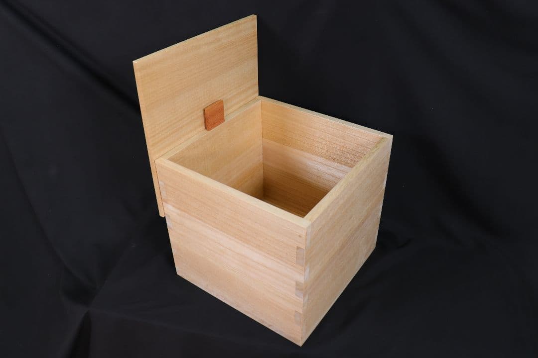 【新米の美味しさ長続き】【20キロ用】桐米びつ　欅材