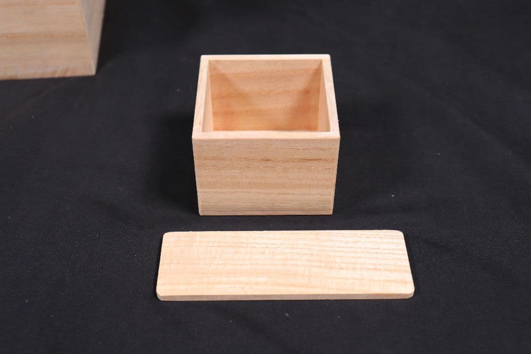 【新米の美味しさ長続き】【20キロ用】桐米びつ　欅材