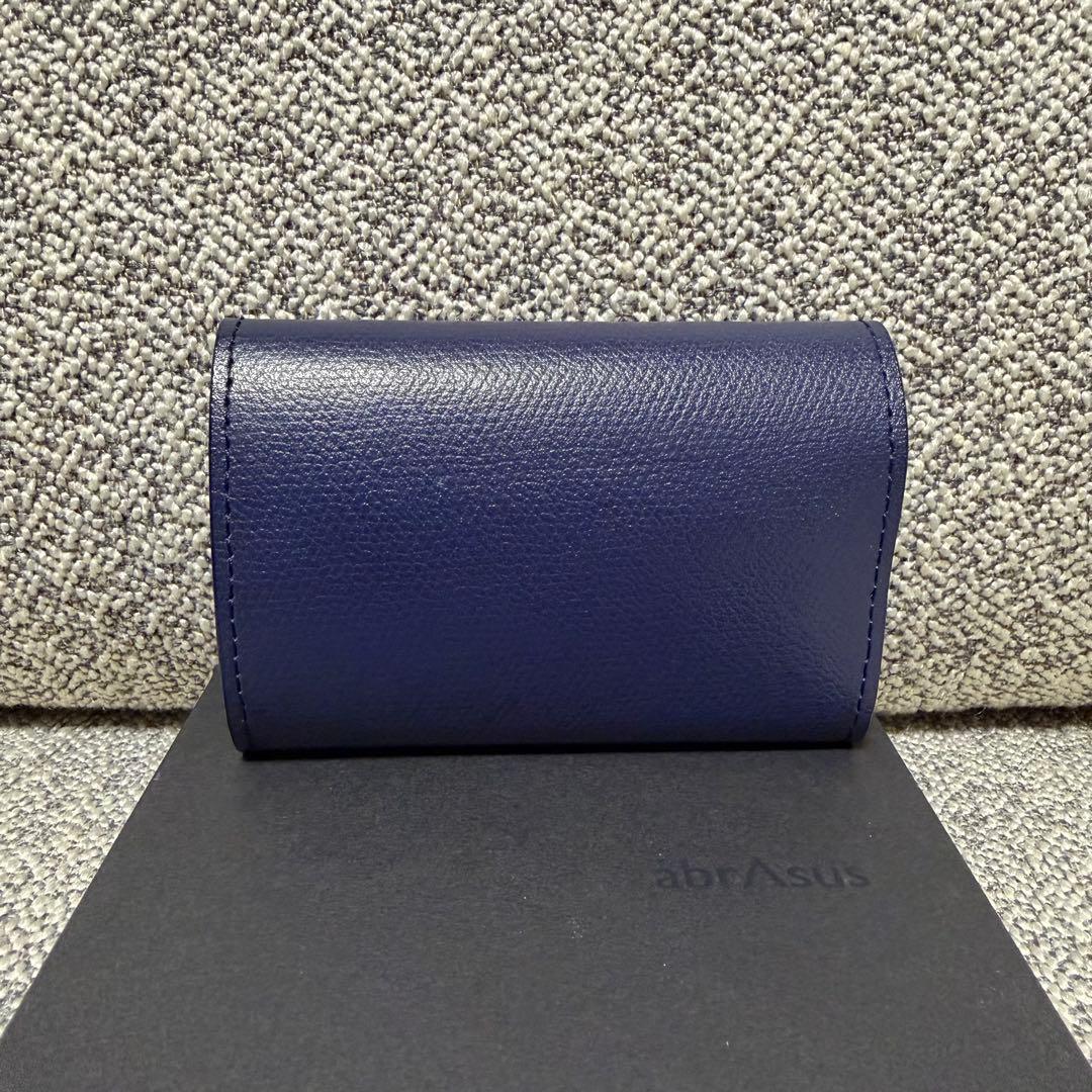 AirTagも入る「小さい財布」　アブラサス　Abrusus