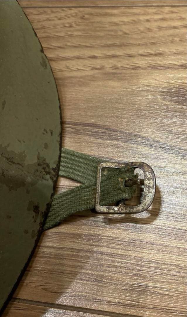 スペイン軍　ヘルメット　重たいです。　当然なのでしょうが。。