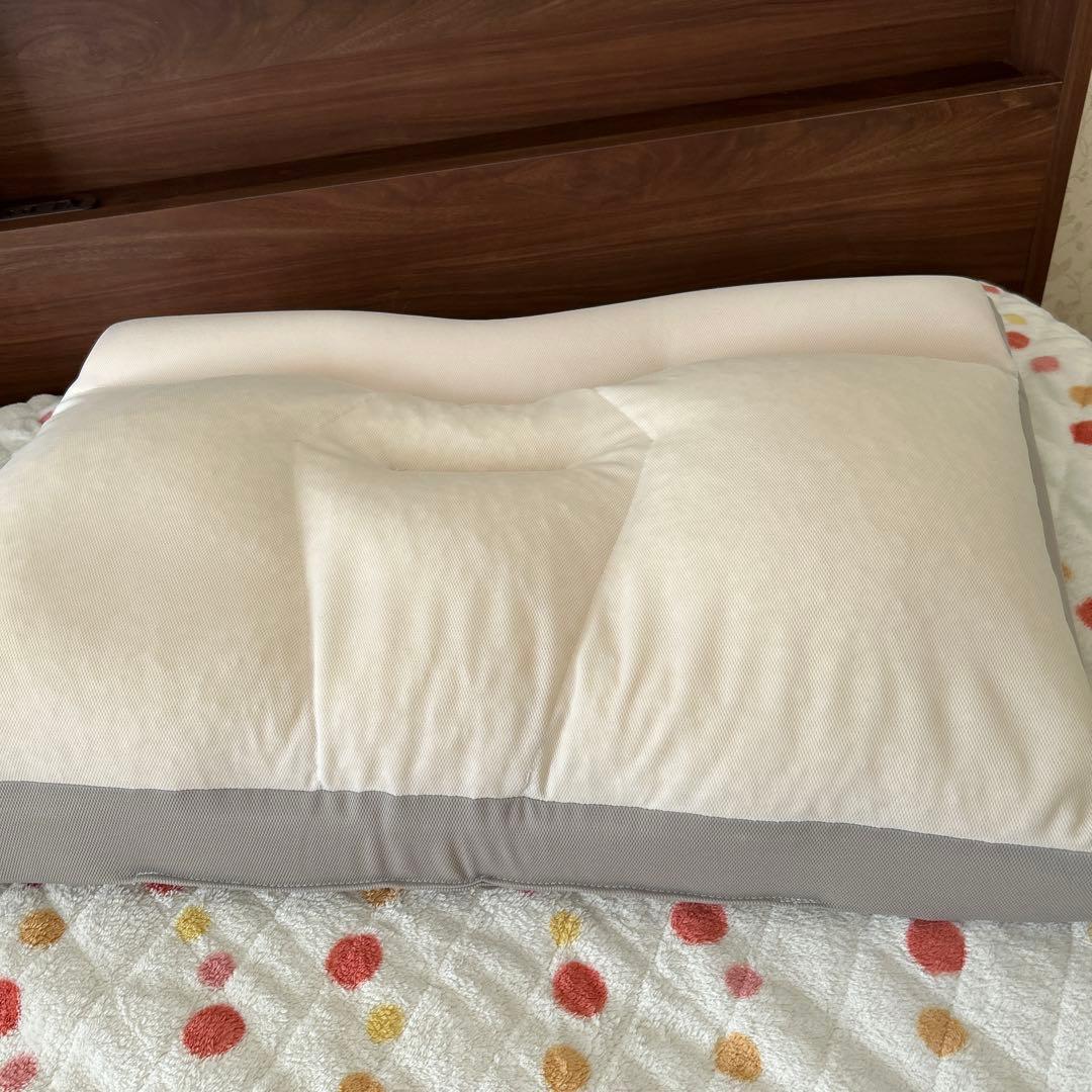 フランスベッド　ハイタイプ枕 クリーム色 5.5〜6.5cm 最終お値下げ