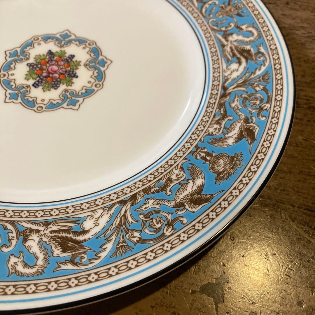 WEDGWOODフロレンティーンクーププレート23cm 2枚綺麗な方 - メルカリ