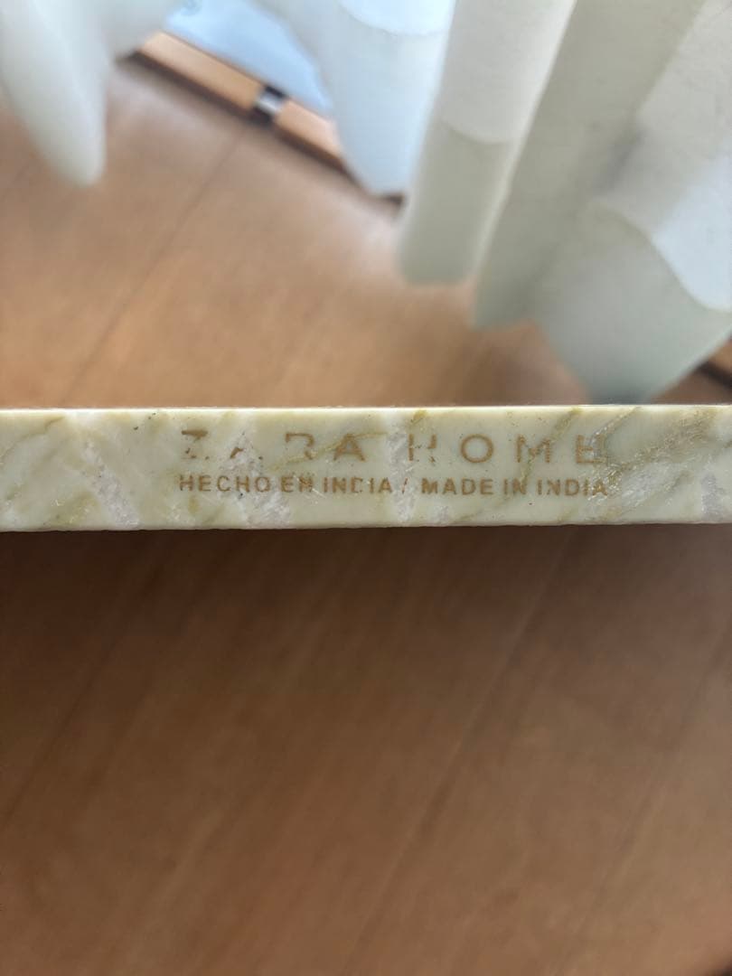 ZARA  サイドテーブル