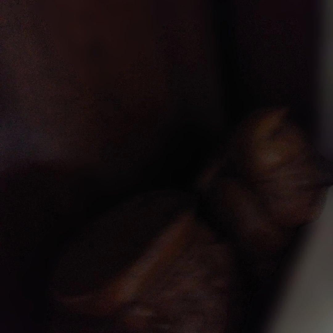 少女の陶器フィギュア 青いドレス