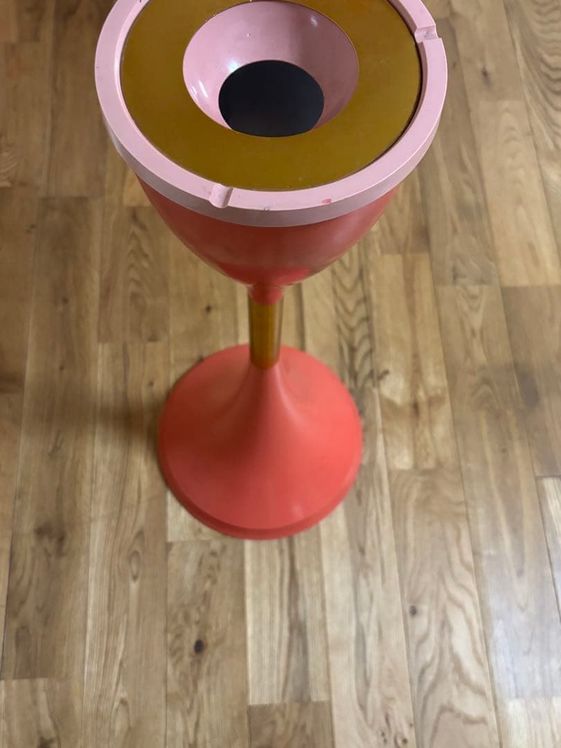 昭和レトロ　ポップ　灰皿　スタンド　アッシュトレイ ピンク