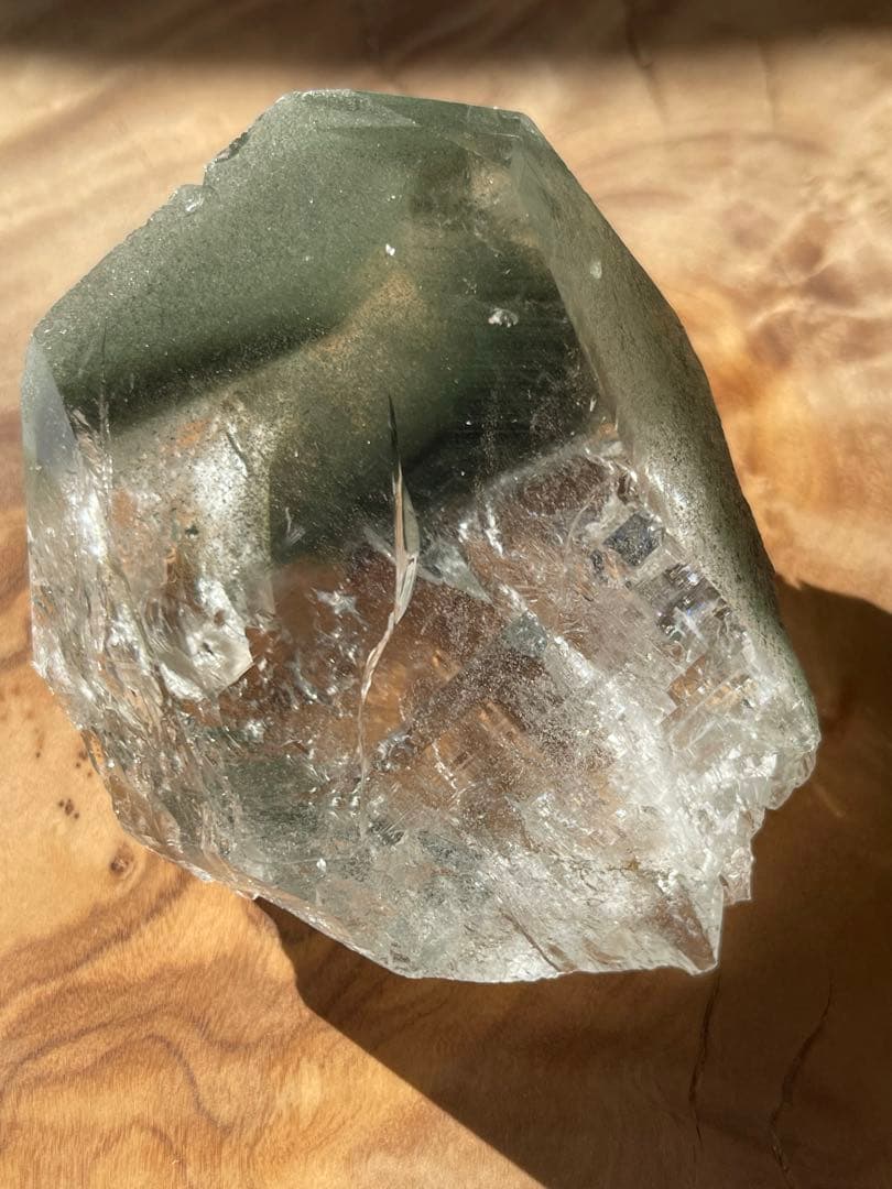 ガネーシュヒマール産　水晶　クローライト　ファントム