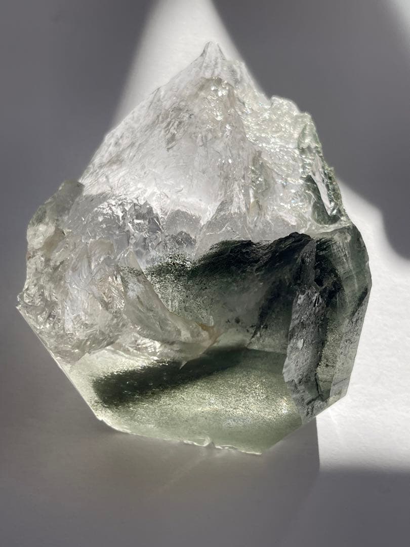 ガネーシュヒマール産　水晶　クローライト　ファントム