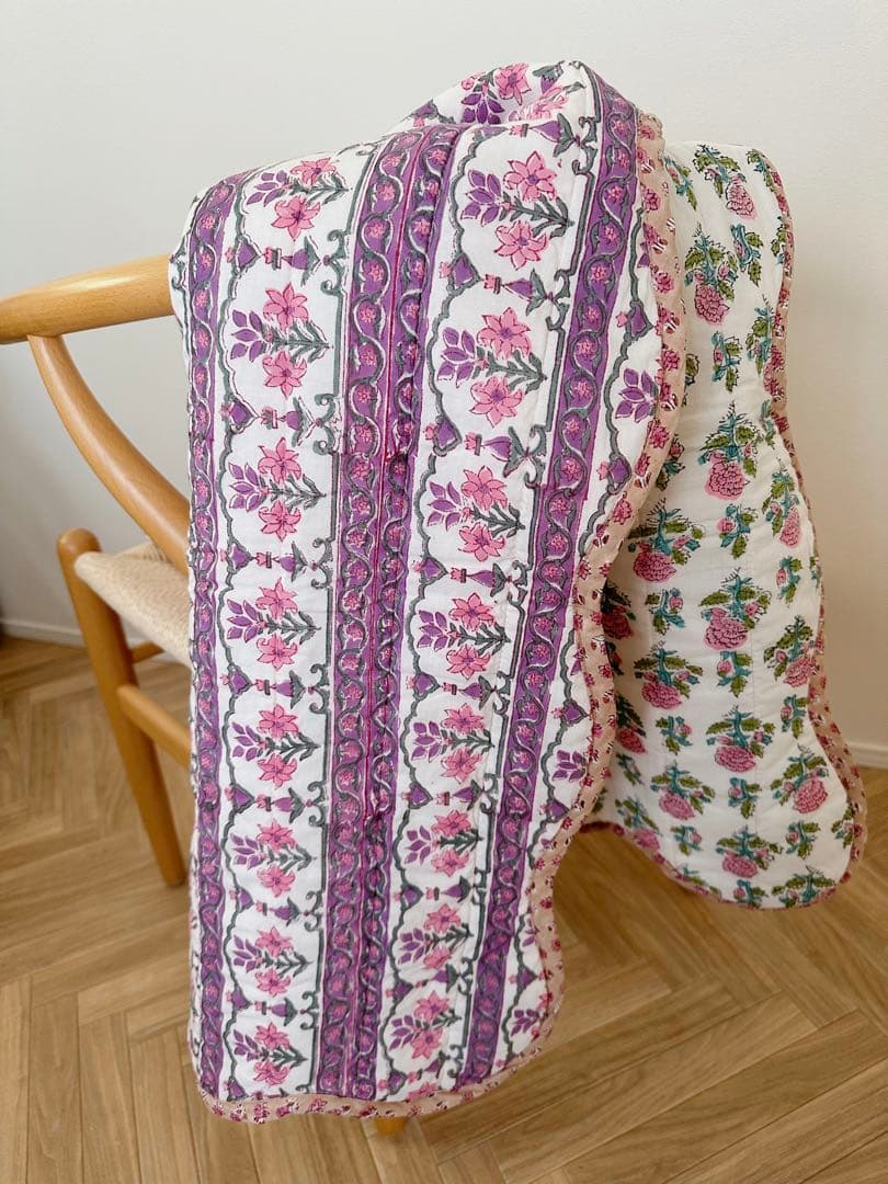 ブロックプリント　うねうねキルトブランケット　ホワイトピンク×パープル