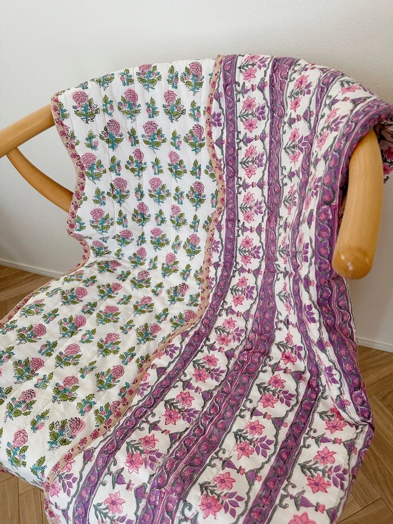 ブロックプリント　うねうねキルトブランケット　ホワイトピンク×パープル