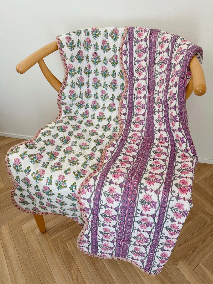 ブロックプリント　うねうねキルトブランケット　ホワイトピンク×パープル
