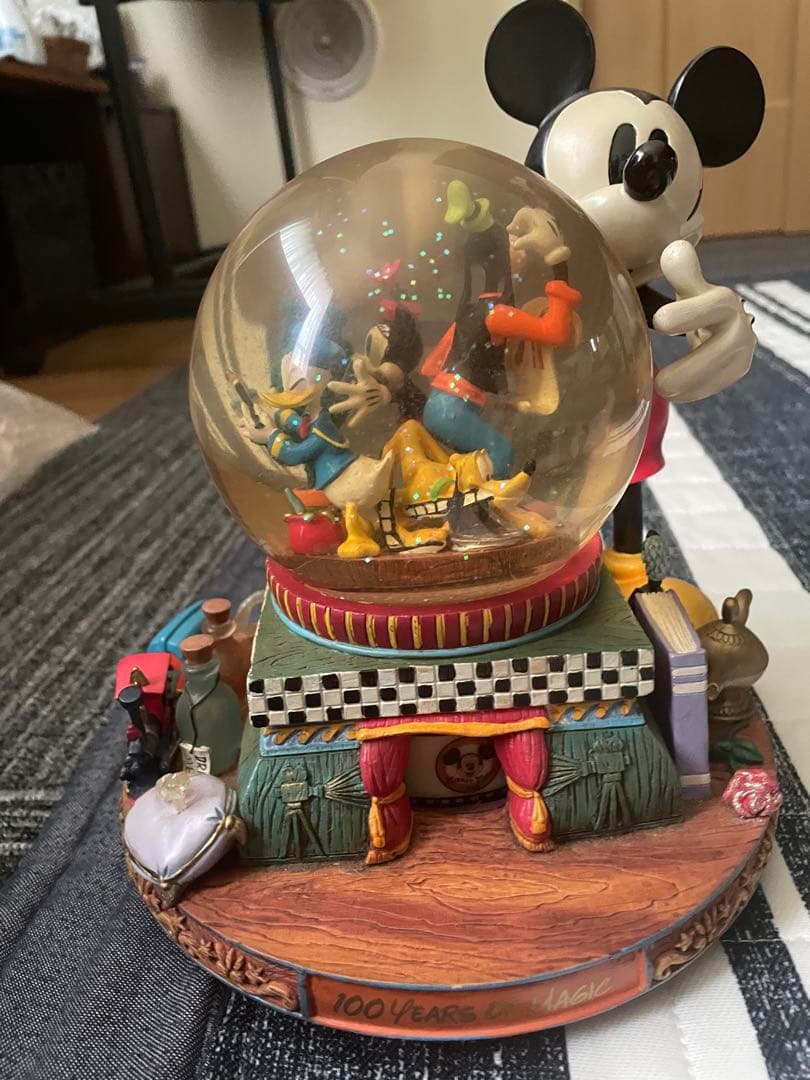 Disney スノードーム　ミッキーマウス