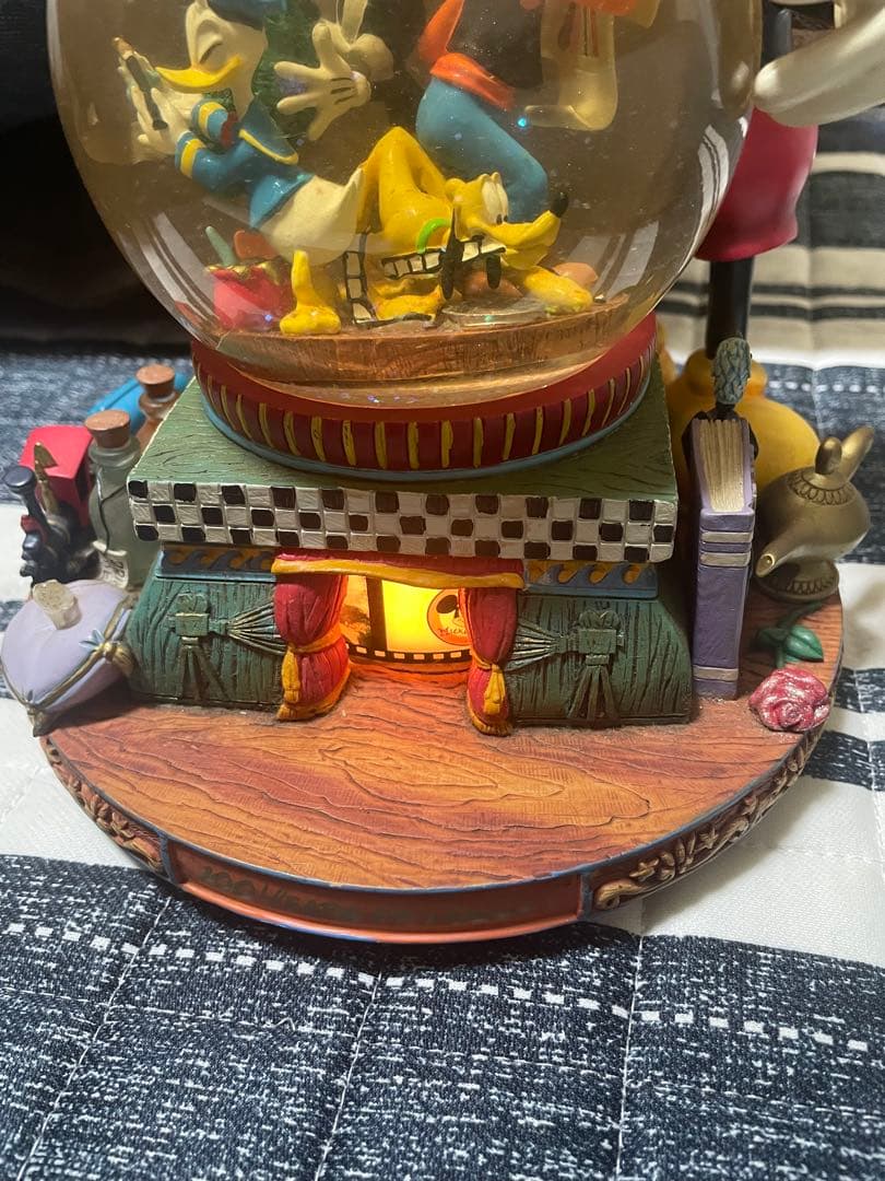 Disney スノードーム　ミッキーマウス