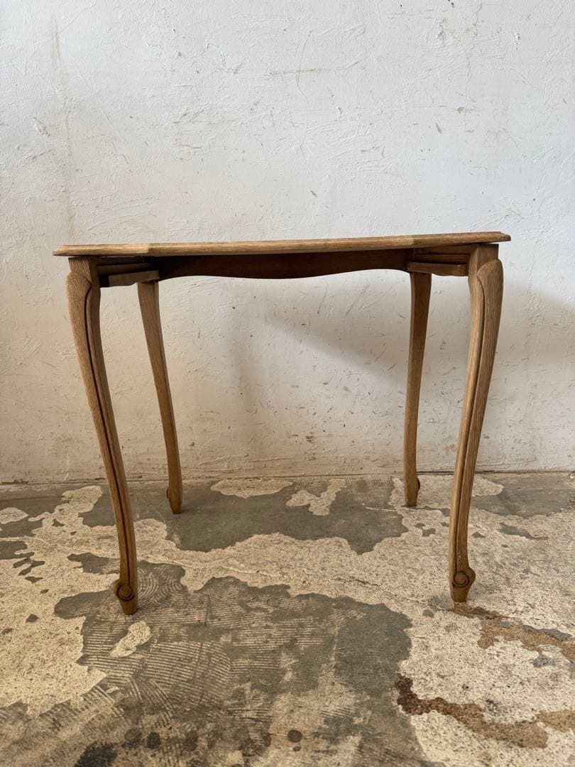 ビンテージ　サイドテーブル 花台 ベッドサイドテーブル　大　猫脚　剥離