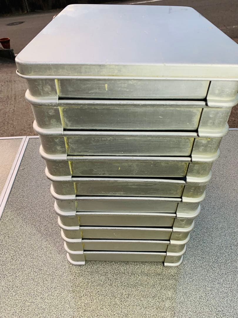 【餃子バット】10段　蓋あり　中古　スタッキング式　ケース　業務用　飲食費