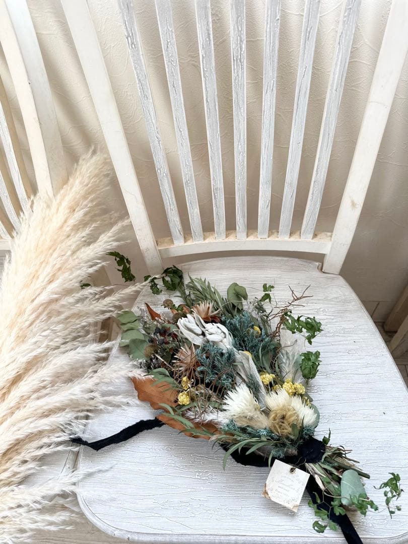 グレビレアとユーカリ。シンカルファのスワッグ＊ ネイティブフラワー 秋冬