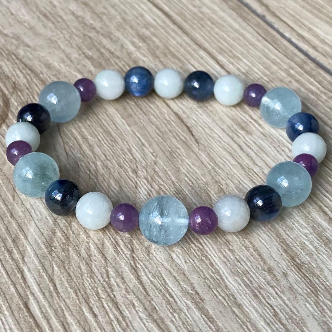 心に寄り添うお守り/アクアマリン・翡翠・ルビー・カイヤナイト/パワーストーンブレ