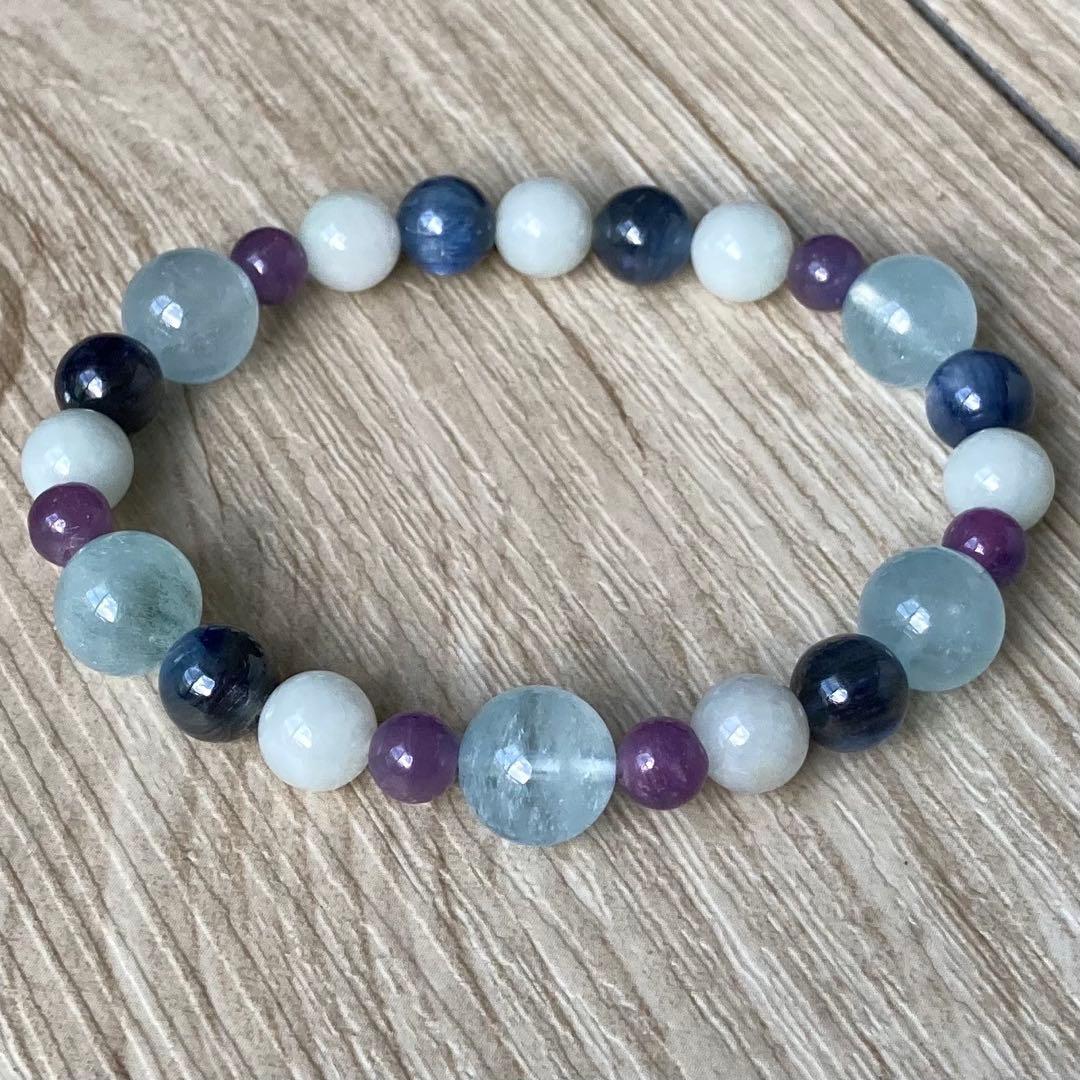 心に寄り添うお守り/アクアマリン・翡翠・ルビー・カイヤナイト/パワーストーンブレ