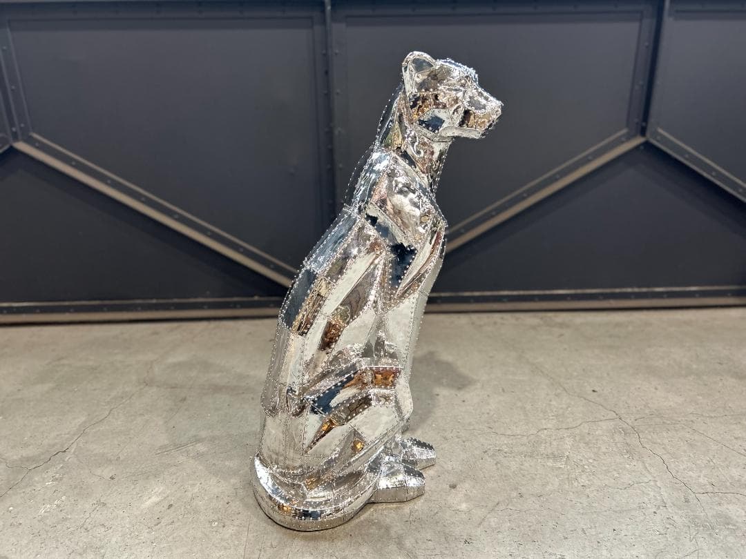 カレ / KARE｜シッティングキャットリベットクローム｜シルバー