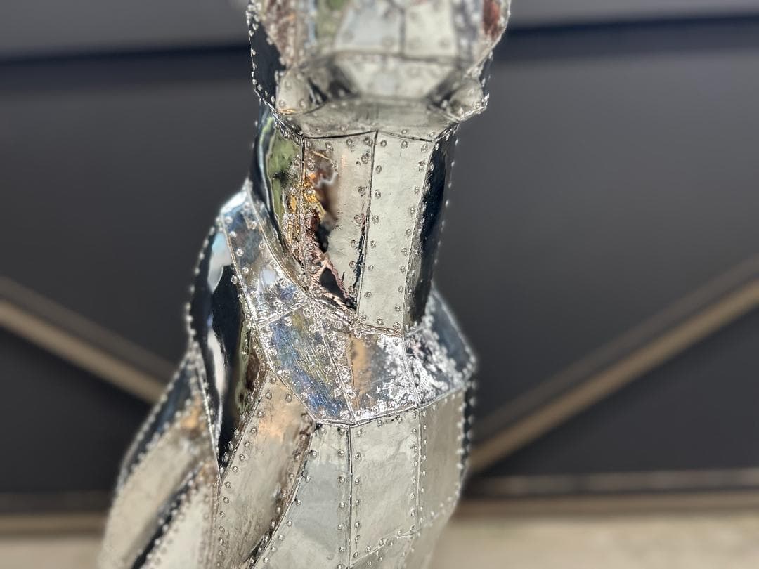 カレ / KARE｜シッティングキャットリベットクローム｜シルバー